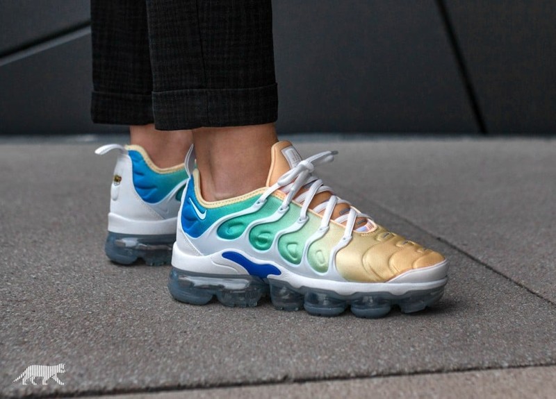 Air vapormax plus rainbow online